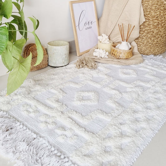 Snow tufted floor runner